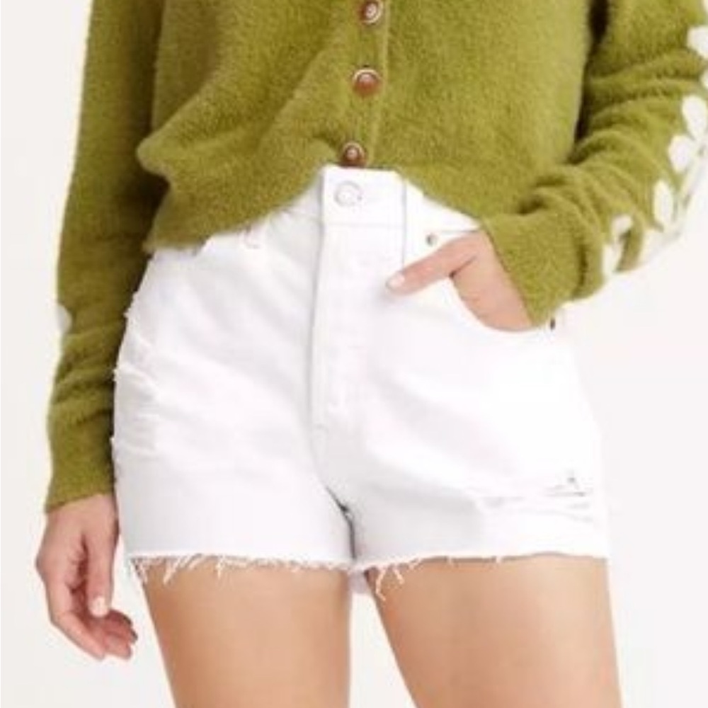 New! Levi’s Women's 501 White Denim Distressed Shorts Size 34